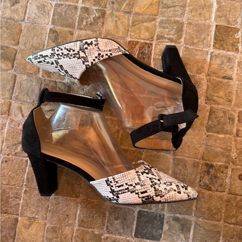 Snake print close toe heels - Picture 5 of 5